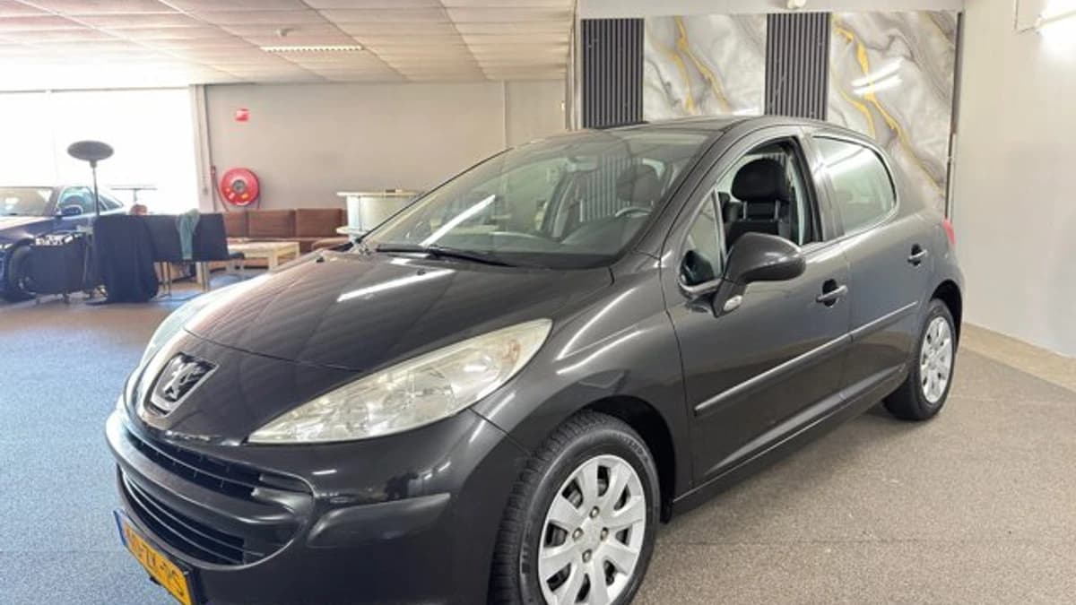 Peugeot 207 — foto 1