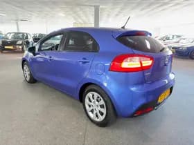 Kia Rio thumbnail 7