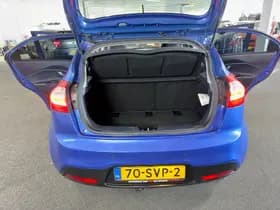Kia Rio thumbnail 9