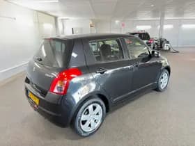 Suzuki Swift thumbnail 5