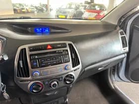 Hyundai i20 thumbnail 18