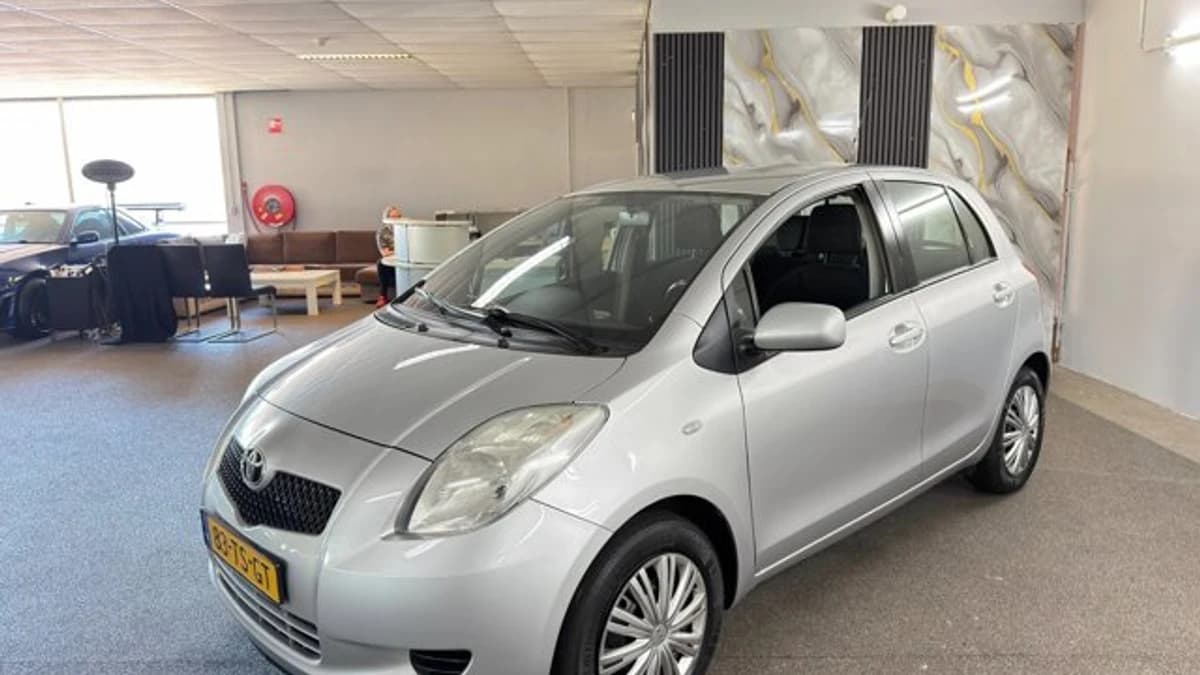 Toyota Yaris — foto 1