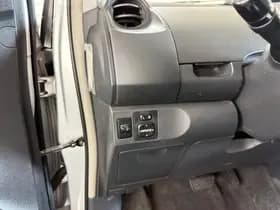Toyota Yaris thumbnail 14