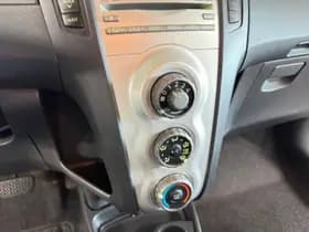 Toyota Yaris thumbnail 20
