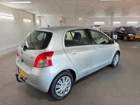 Toyota Yaris thumbnail 5