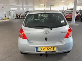Toyota Yaris thumbnail 6