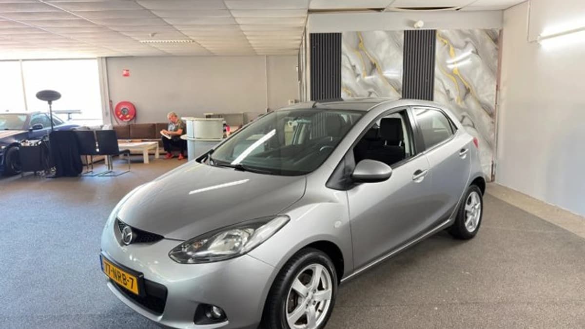 Mazda 2 — foto 1