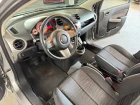 Mazda 2 thumbnail 16