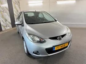 Mazda 2 thumbnail 4