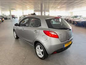 Mazda 2 thumbnail 7