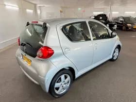Toyota Aygo thumbnail 5