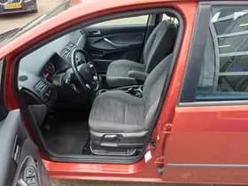 Ford C-Max thumbnail 10