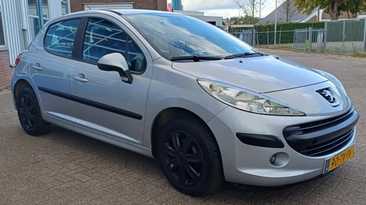 Peugeot 207 — foto 1