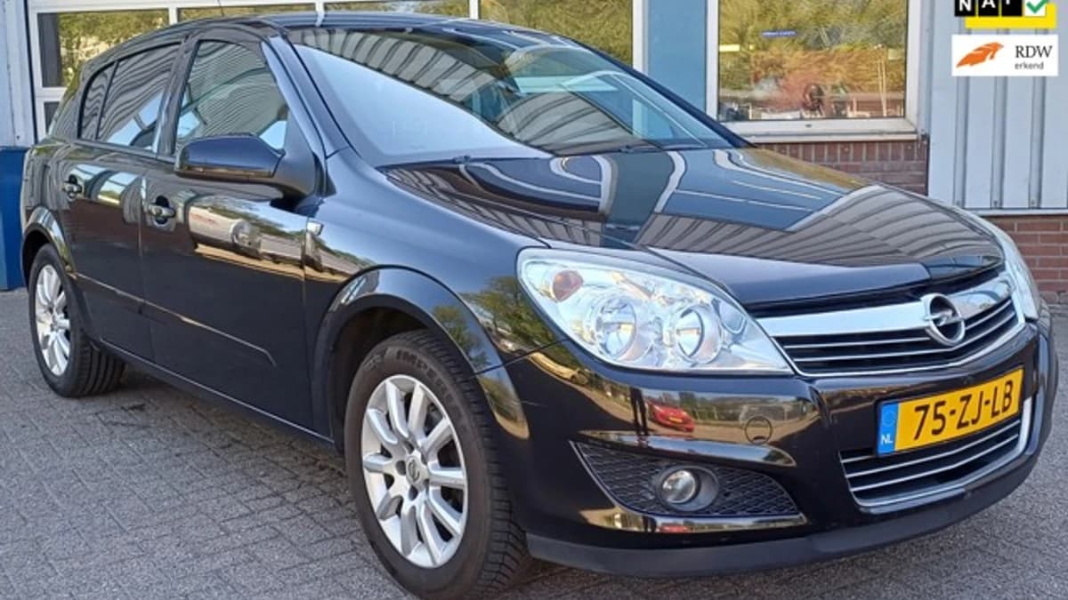 Opel Astra — foto 1
