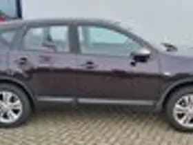 Nissan Qashqai thumbnail 4