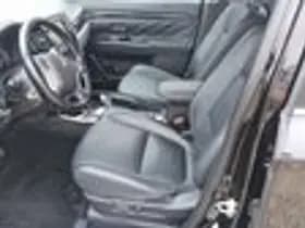 Mitsubishi Outlander thumbnail 10