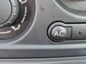 Renault Clio thumbnail 14