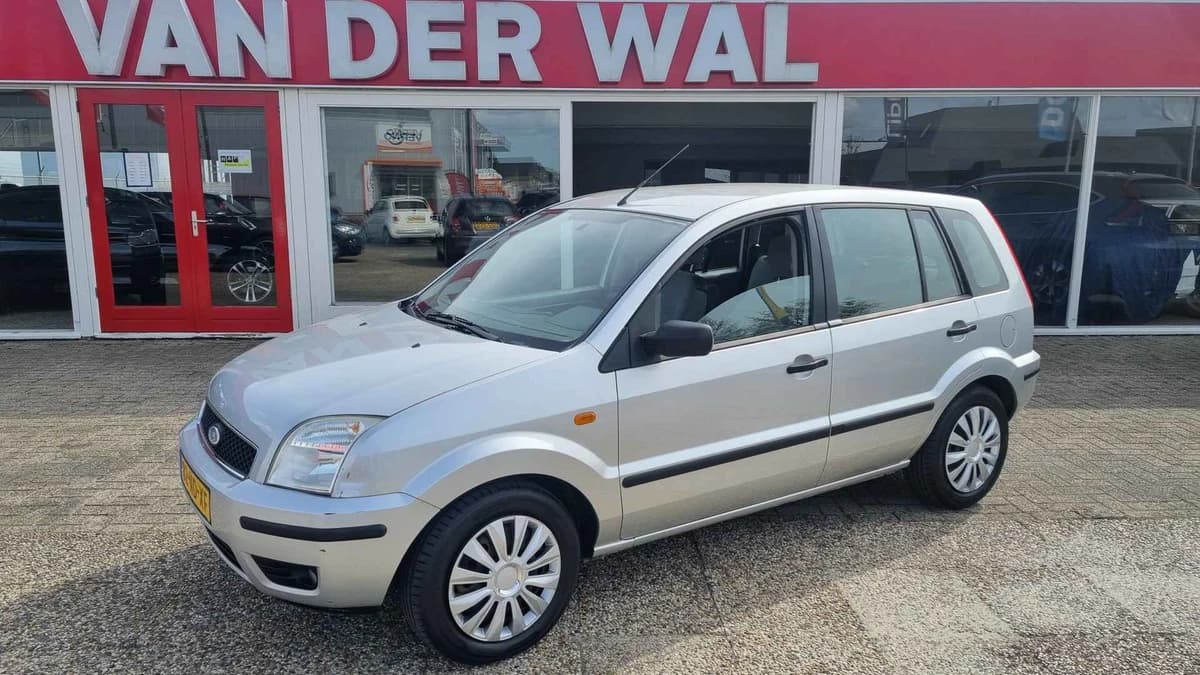 Ford Fusion — foto 1