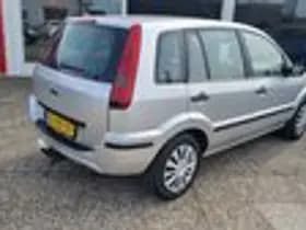 Ford Fusion thumbnail 3