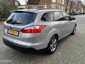 Ford Focus thumbnail 4