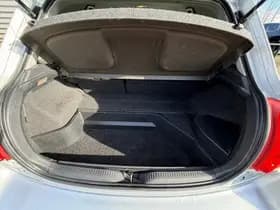 Toyota Auris thumbnail 17