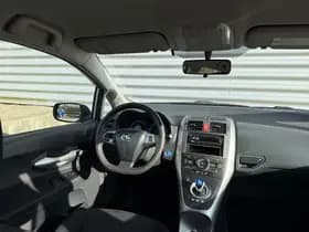 Toyota Auris thumbnail 3