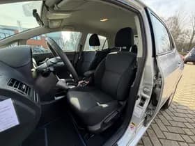 Toyota Auris thumbnail 4