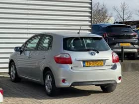 Toyota Auris thumbnail 8