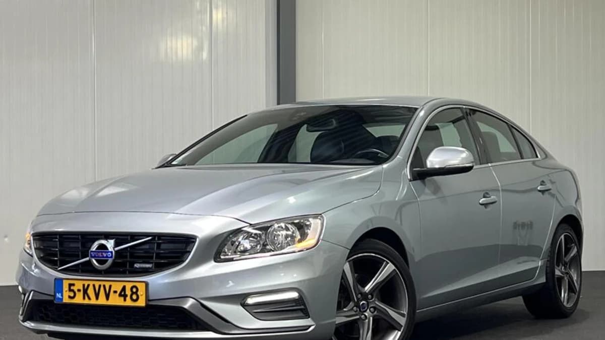 Volvo S60 1.6 D2 R-Design [ NAP navigatie half-leder ] — foto 1