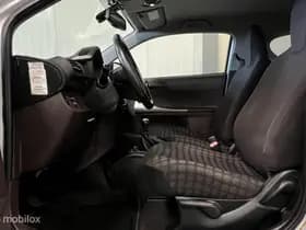 Toyota IQ 1.0 VVTi Aspiration [ NAP climate LM parelmoer ] thumbnail 23