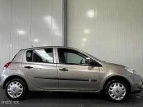 Renault Clio 1.2 Special Line [ 1ste eigenaar trekh nw distributie ] thumbnail 5
