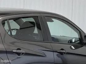 Opel KARL 1.0 ecoFLEX Cosmo [ NAP climate pdc cruise LM ] thumbnail 30