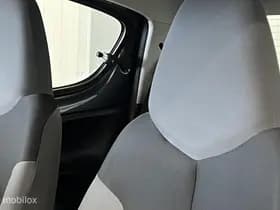 Peugeot 107 1.0 Access Accent 5-drs [ NAP airco spoiler ] thumbnail 9