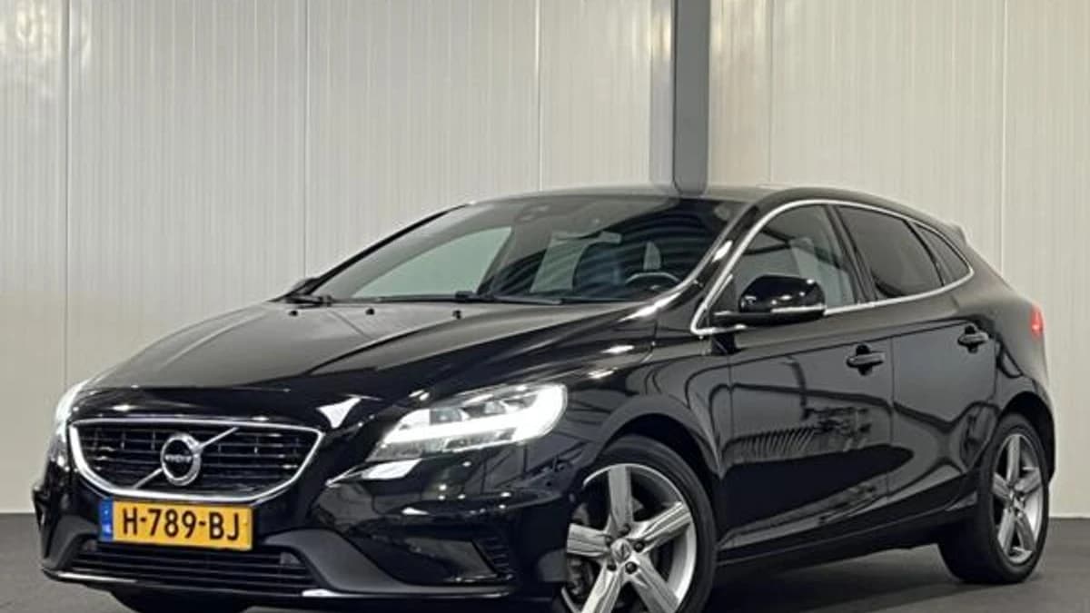 Volvo V40 2.0 D3 Polar+ Sport AUTOMAAT [ NAP 1e eig. panorama ] — foto 1