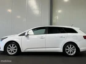 Toyota Avensis 2.0 VVTi Dynamic AUTOMAAT [ trekhaak xenon half-leder ] thumbnail 3