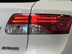 Toyota Avensis 2.0 VVTi Dynamic AUTOMAAT [ trekhaak xenon half-leder ] thumbnail 32