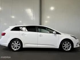 Toyota Avensis 2.0 VVTi Dynamic AUTOMAAT [ trekhaak xenon half-leder ] thumbnail 5