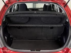 Toyota Yaris thumbnail 11