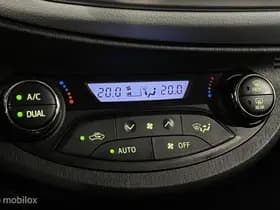 Toyota Yaris thumbnail 18