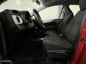 Toyota Yaris thumbnail 24