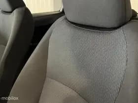 Toyota Yaris thumbnail 8