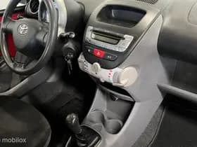 Toyota Aygo thumbnail 8