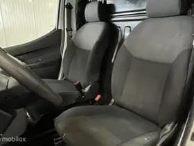 Nissan NV200 thumbnail 8