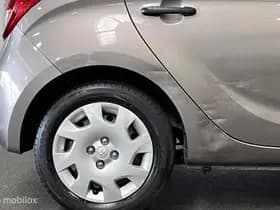 Hyundai i20 thumbnail 23