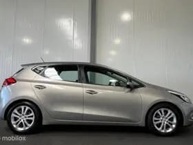 Kia Cee'd thumbnail 5