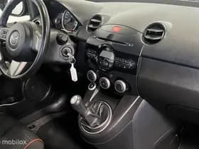 Mazda 2 thumbnail 16