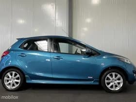 Mazda 2 thumbnail 5