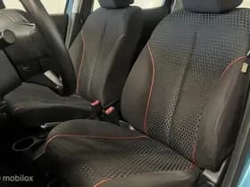 Mazda 2 thumbnail 8