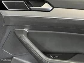 Volkswagen Passat thumbnail 34
