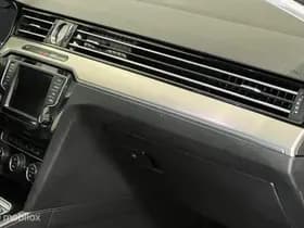 Volkswagen Passat thumbnail 35